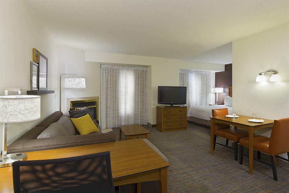 Hilton Garden Inn Atlanta North/אלפרטה מראה חיצוני תמונה