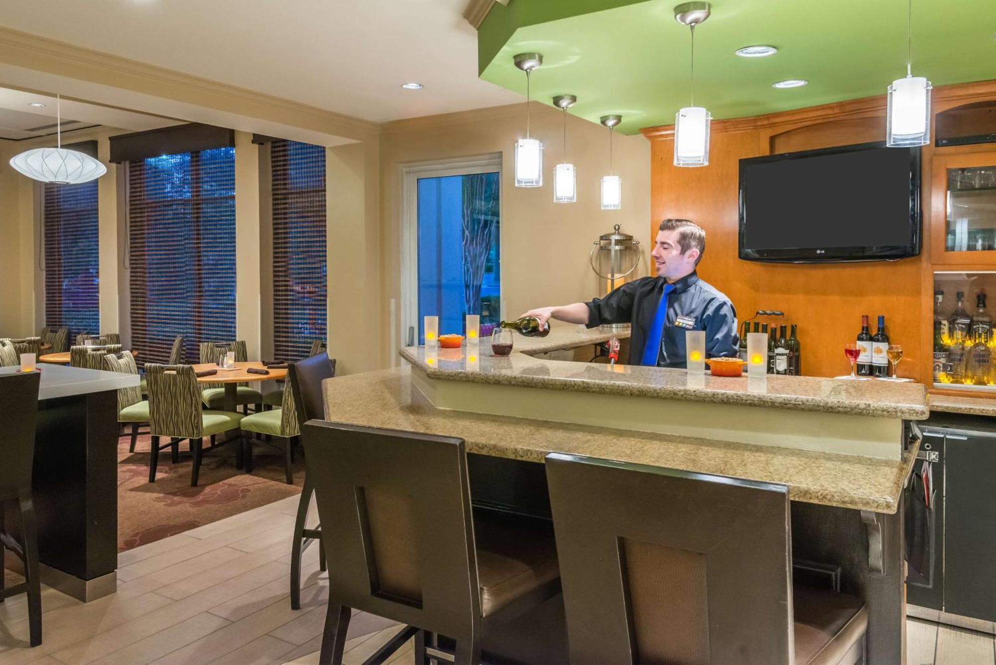 Hilton Garden Inn Atlanta North/אלפרטה מראה חיצוני תמונה