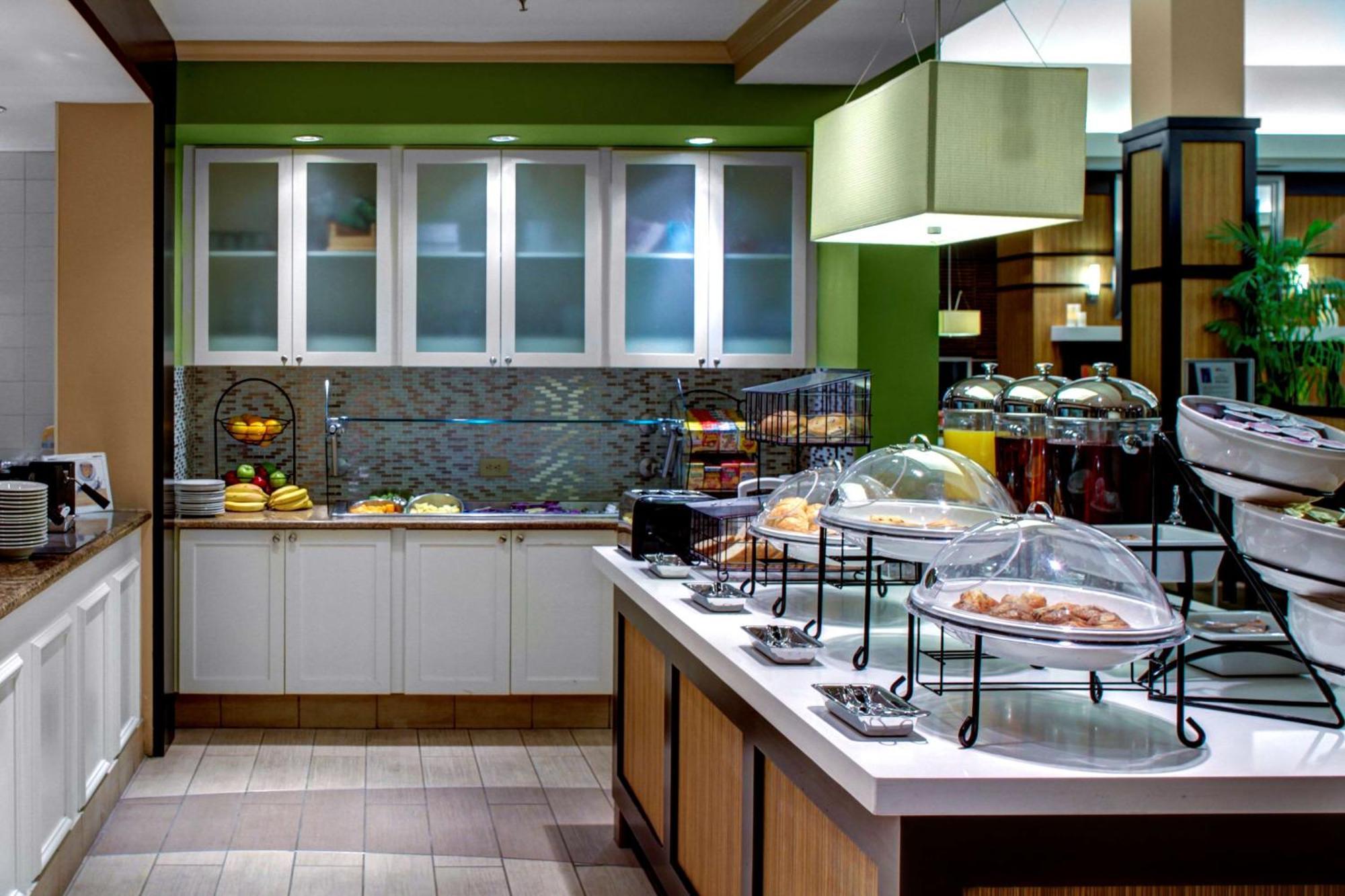 Hilton Garden Inn Atlanta North/אלפרטה מראה חיצוני תמונה