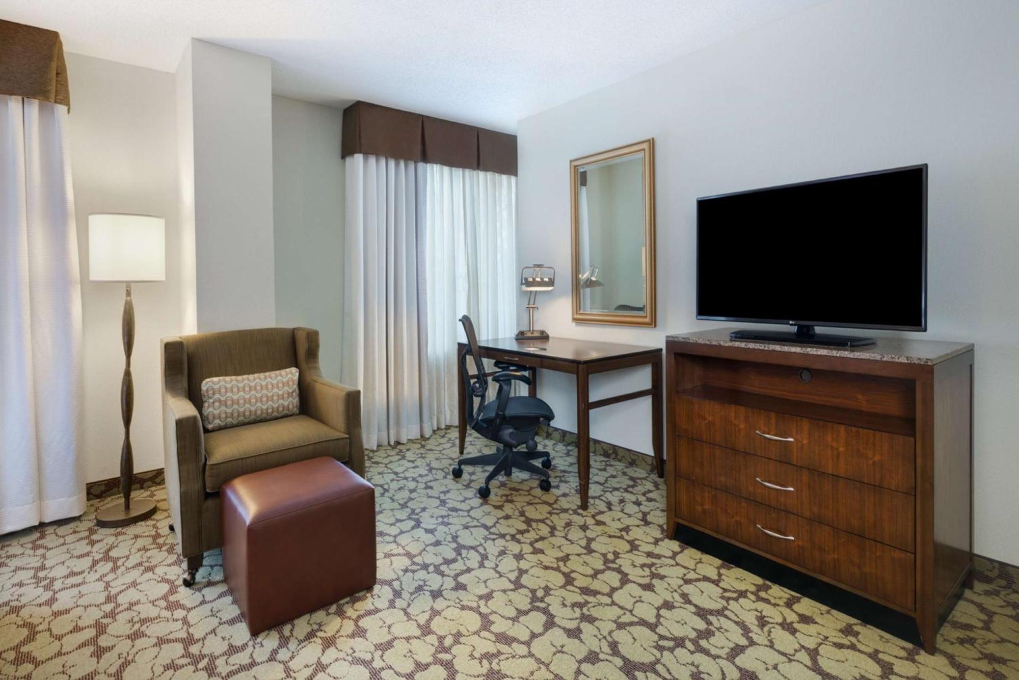 Hilton Garden Inn Atlanta North/אלפרטה מראה חיצוני תמונה