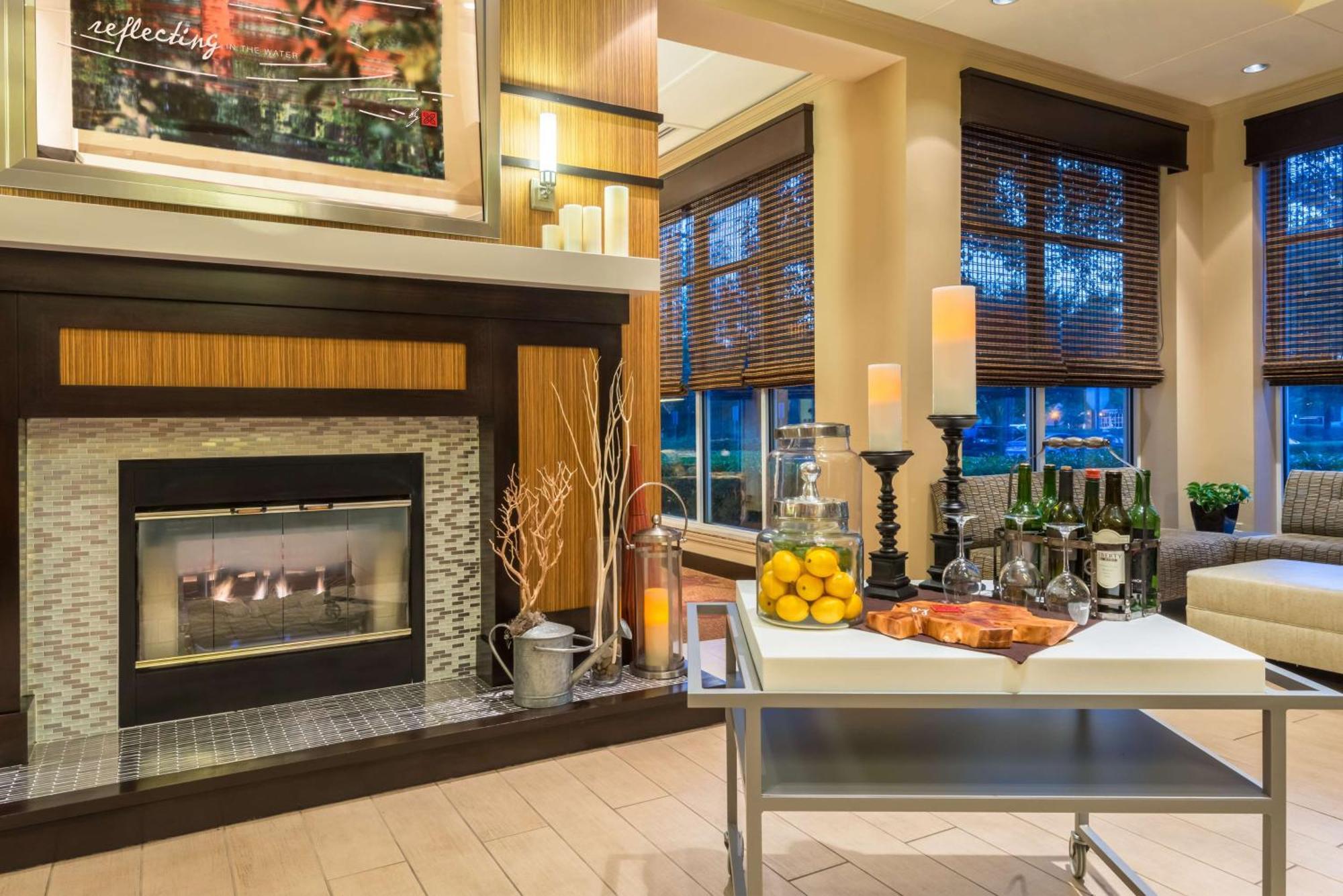 Hilton Garden Inn Atlanta North/אלפרטה מראה חיצוני תמונה