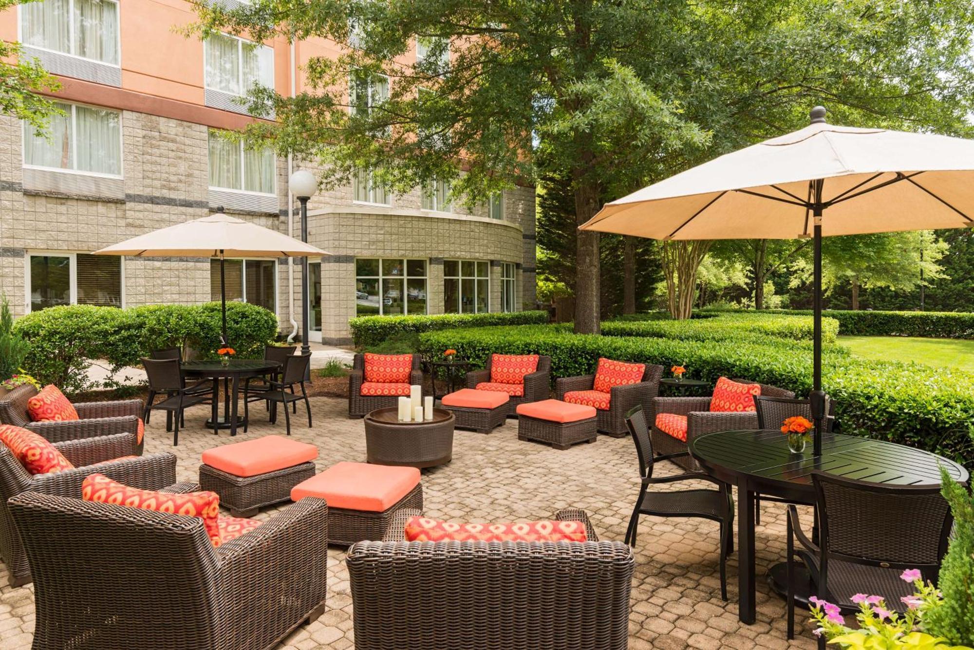 Hilton Garden Inn Atlanta North/אלפרטה מראה חיצוני תמונה