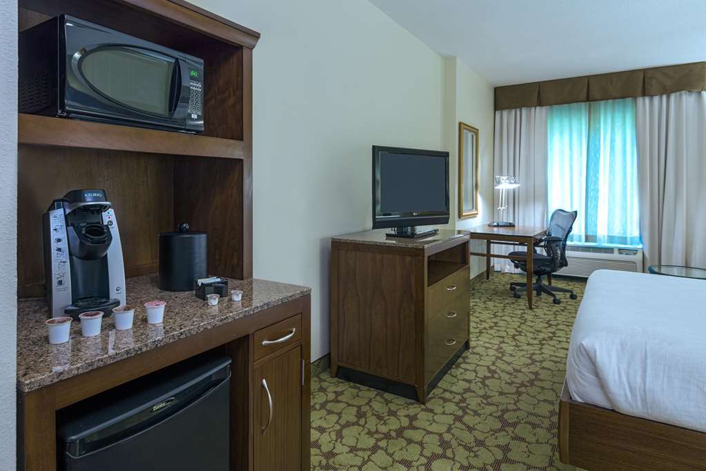 Hilton Garden Inn Atlanta North/אלפרטה חדר תמונה