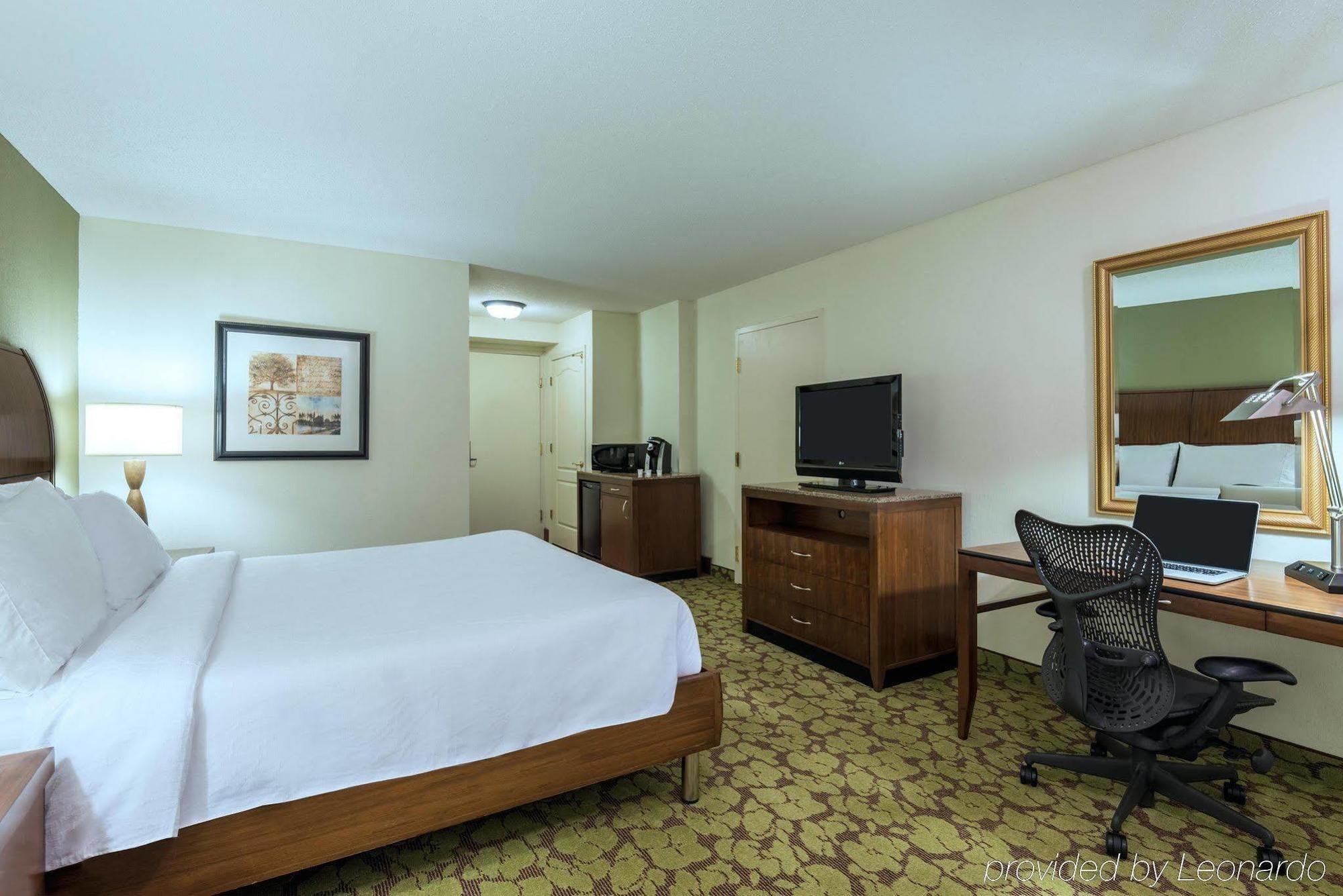 Hilton Garden Inn Atlanta North/אלפרטה מראה חיצוני תמונה