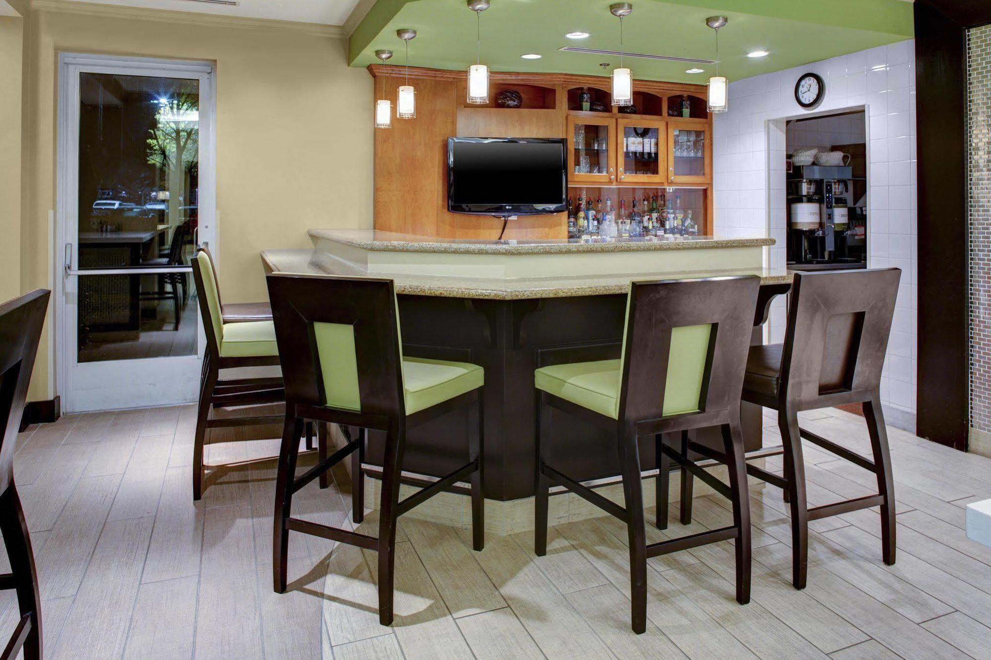 Hilton Garden Inn Atlanta North/אלפרטה מראה חיצוני תמונה